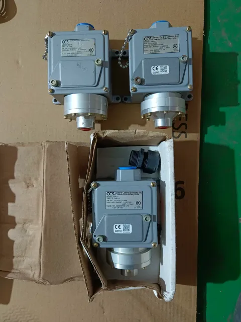 Custom Control Sensors (CCS) 2×604G1 + 604D1 Industrial Sensor product photo 1
