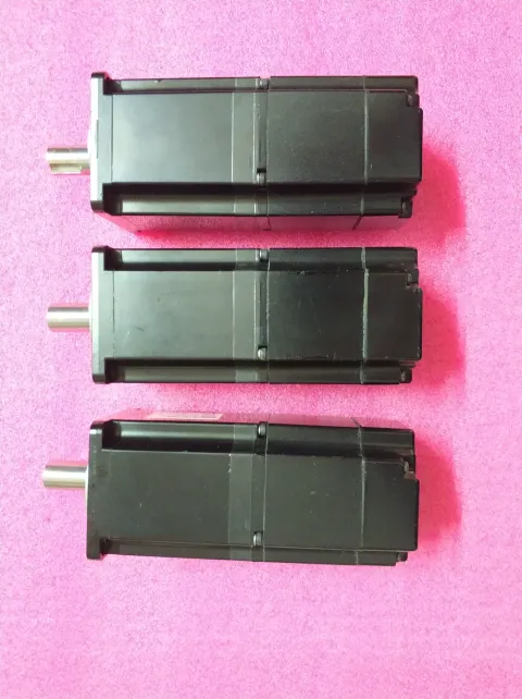 Yaskawa SGMJV-04A3A6C Motor & Drive Component — product photo 4 of 16