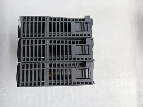 Mitsubishi Electric QY40P Industrial Automation Component — product photo 5 of 7