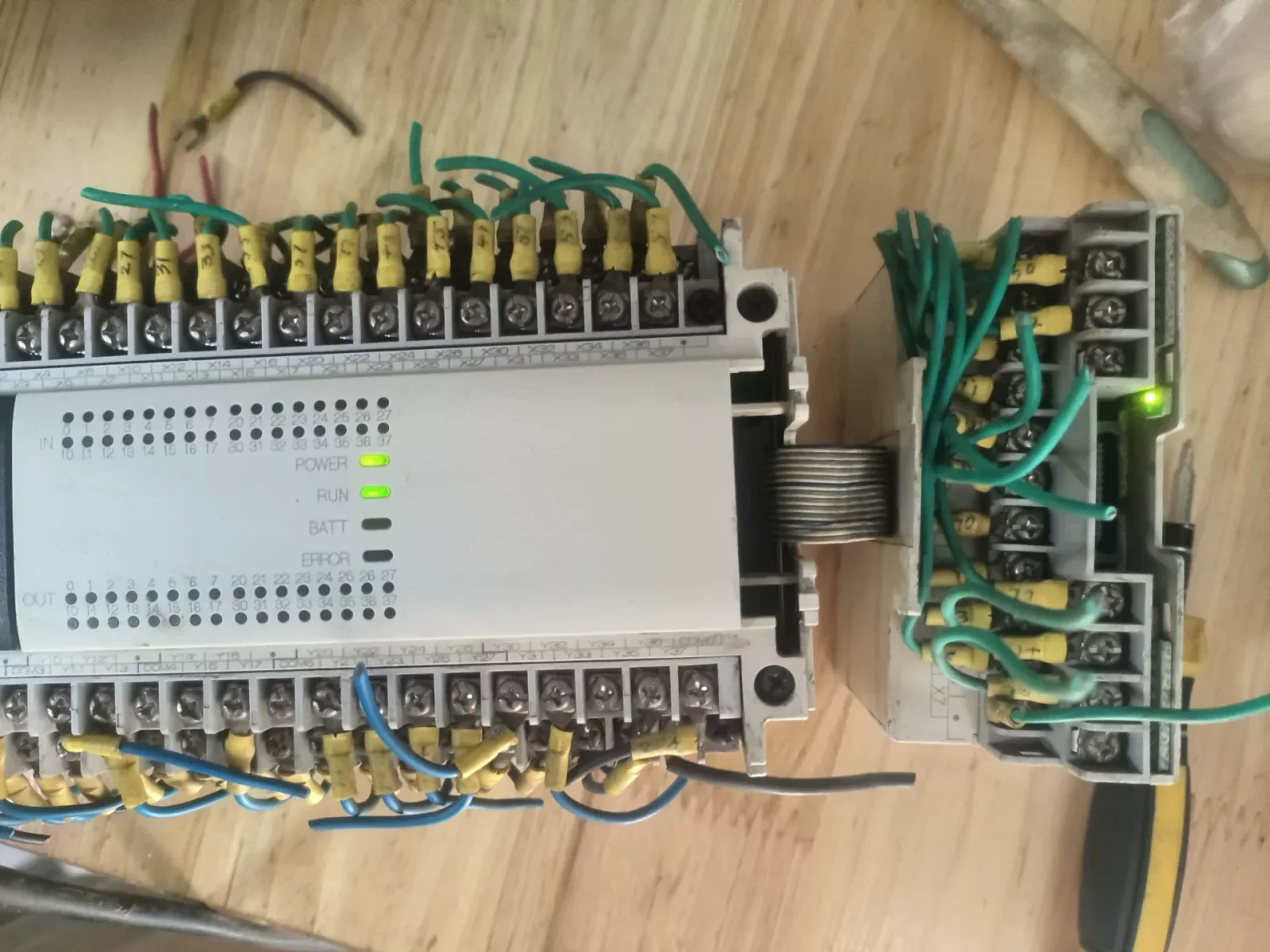 White Label FX3U-64MT/ES-A + FX3U-4DA-ADP PLC Module product photo 1