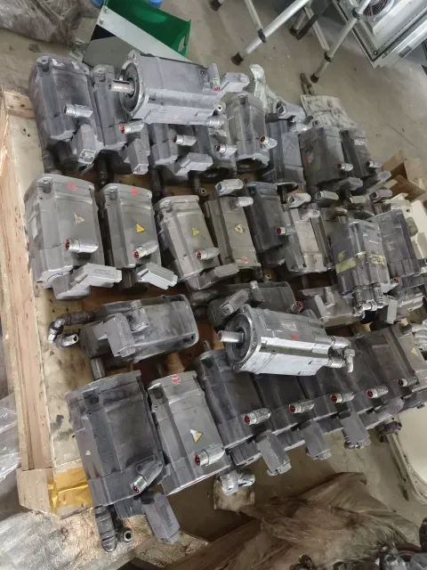 Siemens 1FT7064-5WF71-1FA1 Motor & Drive Component — product photo 8 of 16