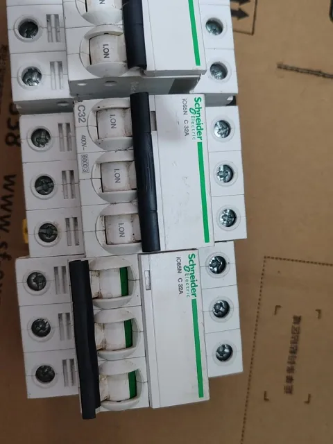 Schneider Electric iC65N 3P C32A Industrial Automation Component product photo 2