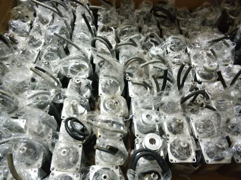 White Label SGMJV-08A3A21 Motor & Drive Component product photo 8