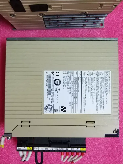 Yaskawa SGDV-R90A11B Motor & Drive Component — product photo 15 of 23