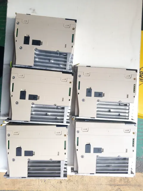 Yaskawa SGD7S-R90A00A002 Motor & Drive Component — product photo 7 of 8