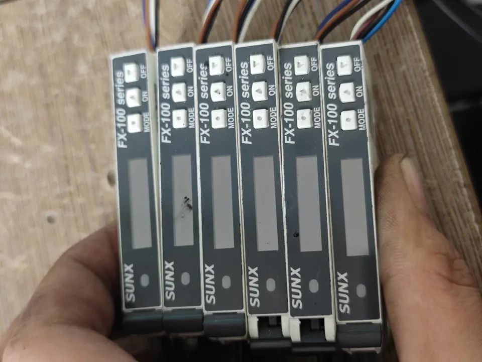 SUNX / Panasonic FX-101 Industrial Sensor product photo 1