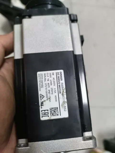 OMRON R88M-1M40030T-BS2 Motor & Drive Component product photo 3