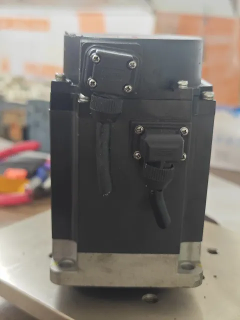 Mitsubishi Electric HG-KN73J-S100 Motor & Drive Component — product photo 8 of 9