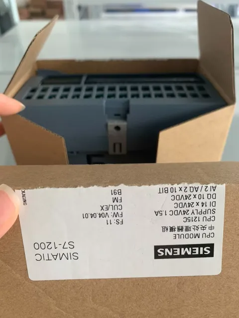 Siemens 6ES7215-1AG40-0XB0 Industrial Automation Component — product photo 5 of 28