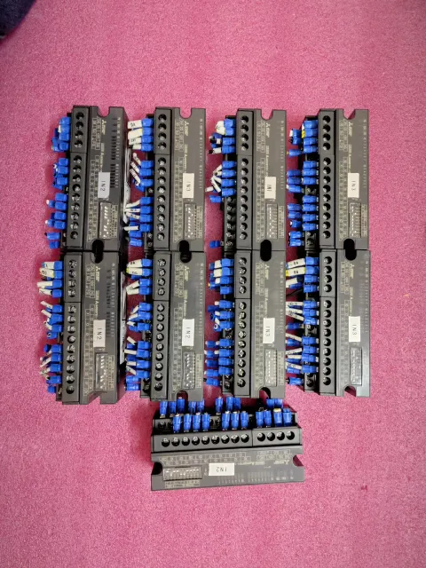 Mitsubishi Electric AJ65SBTB1-16D I/O Module — product photo 21 of 28
