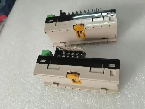 OMRON DRT2-AD04; DRT2-DA02 I/O Module product photo 7