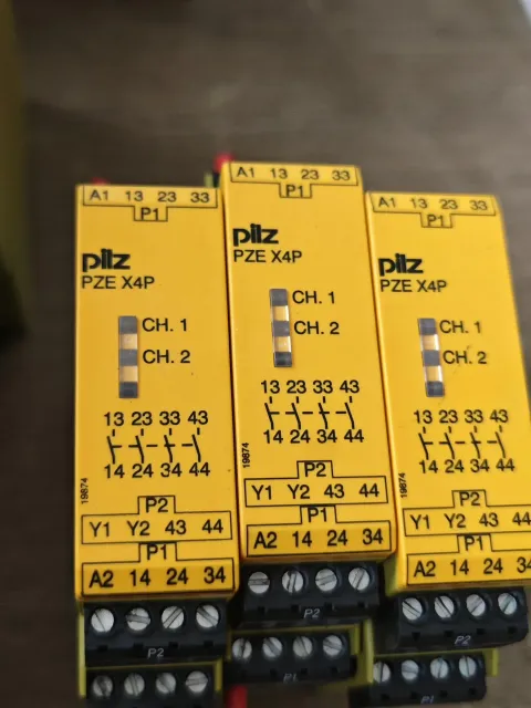 PILZ PNOZ X2.8P / 777301 Industrial Relay product photo 4