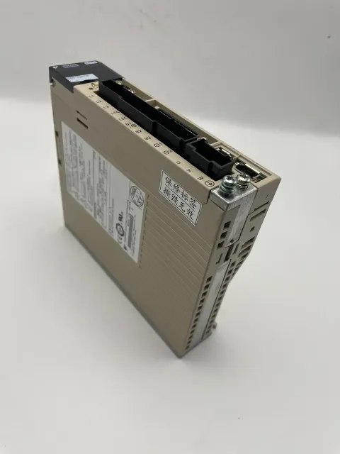 Yaskawa SGDV-1R6A01A Motor & Drive Component product photo 2