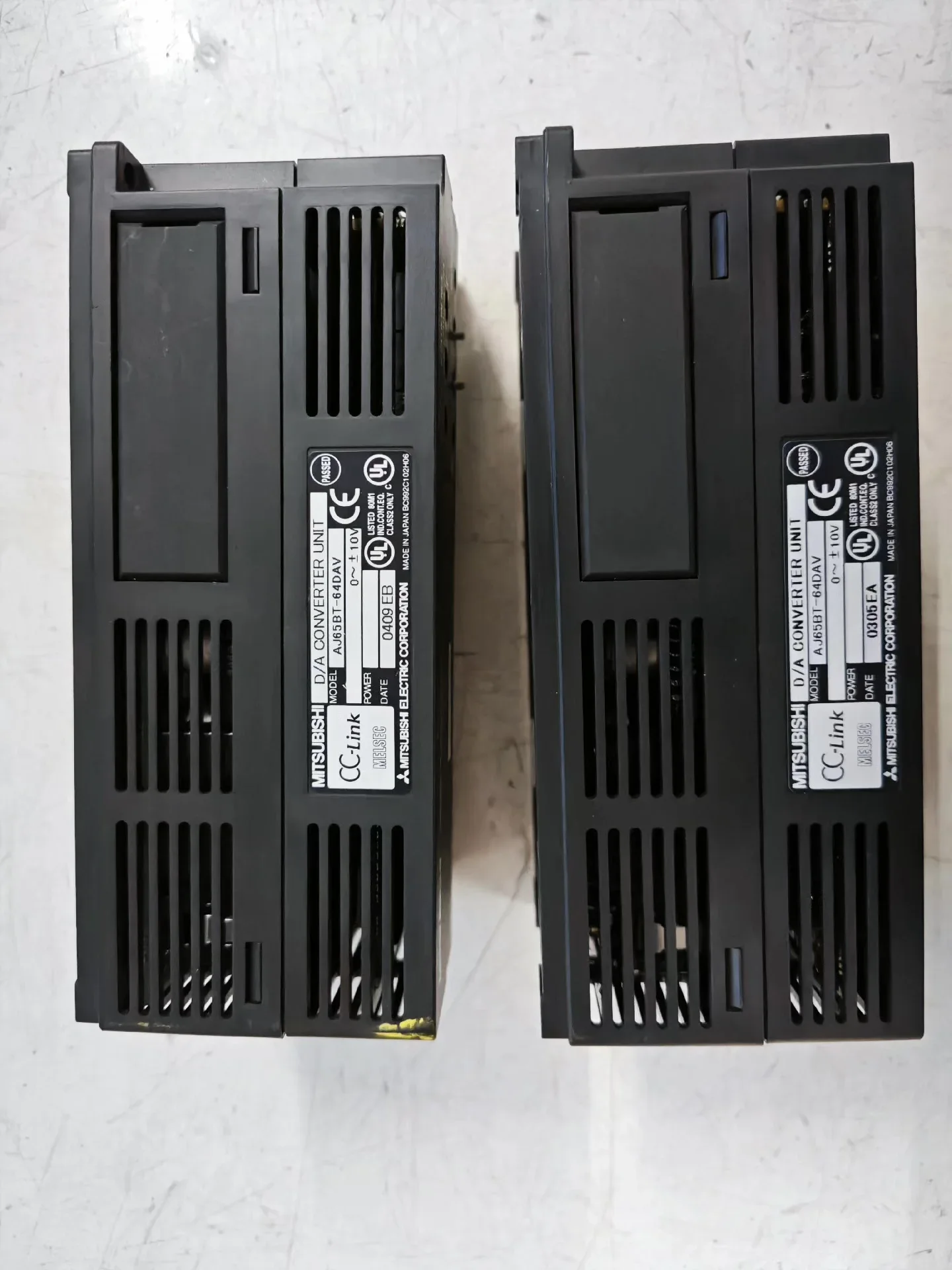 Mitsubishi Electric AJ65BT-64DAV Industrial Automation Component — product photo 1 of 9