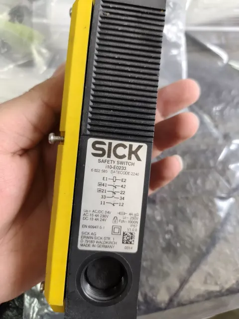 SICK i10-E0233 Industrial Sensor product photo 4