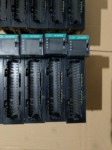 Allen-Bradley 1756-OB32/A Industrial Control Board — product photo 7 of 12