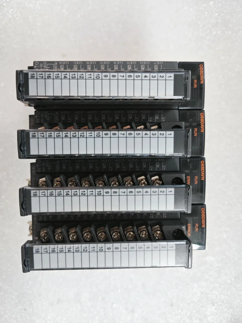 Mitsubishi Electric Q68DAVN PLC Module — product photo 1 of 31