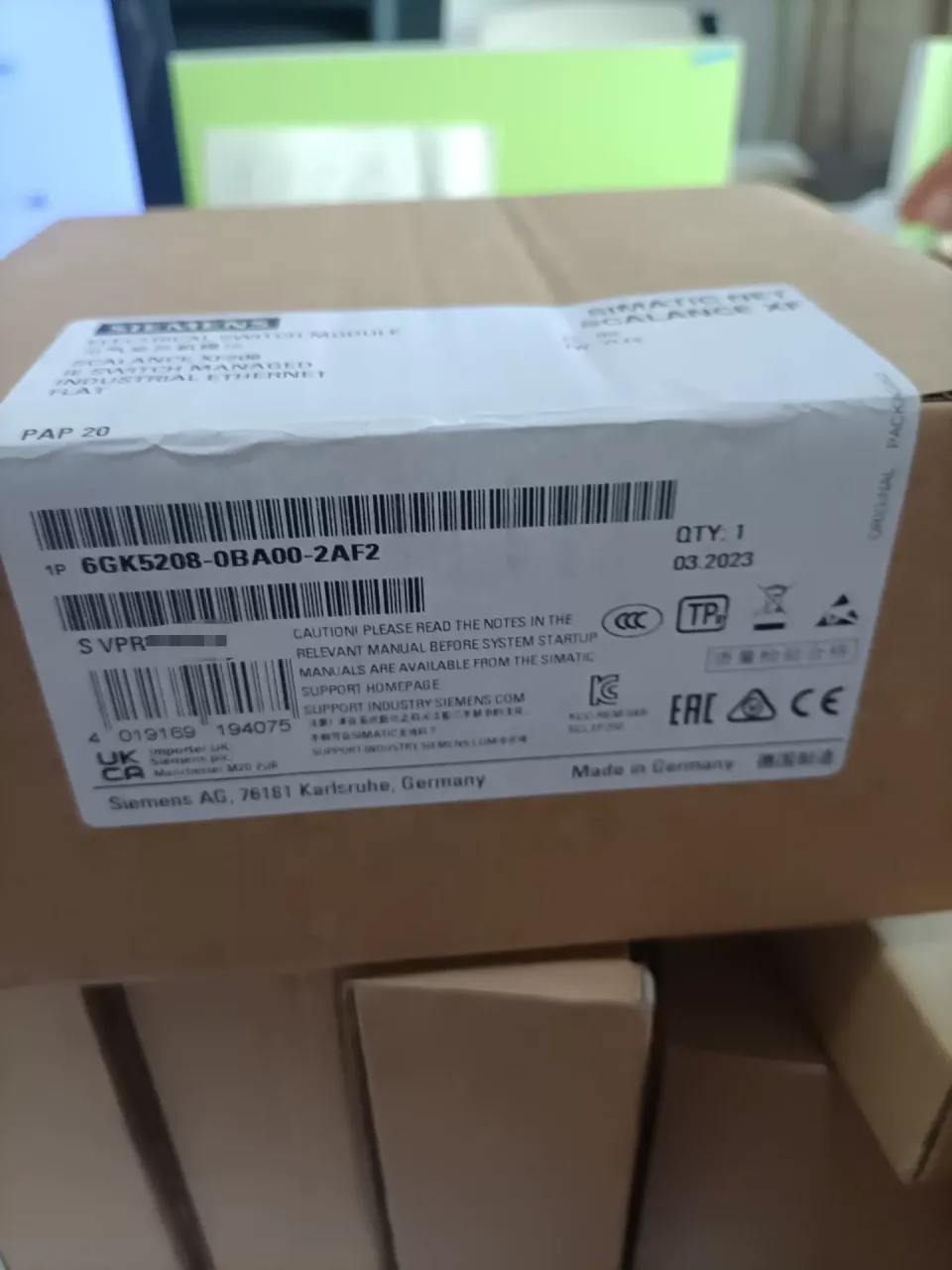 Siemens 6GK5208-0BA00-2AF2 Industrial Sensor — product photo 1 of 2