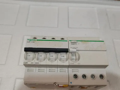 Schneider Electric iC65N 4P C25 + Vigi iC65 ELE 30mA Industrial Automation Component product photo 1