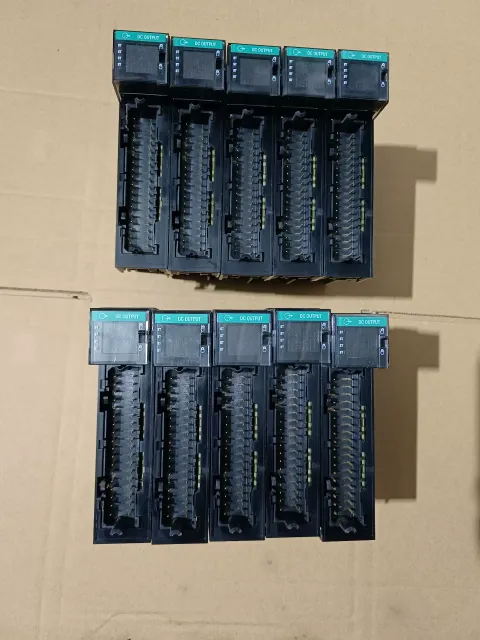 Allen-Bradley 1756-OB32/A Industrial Control Board — product photo 4 of 12