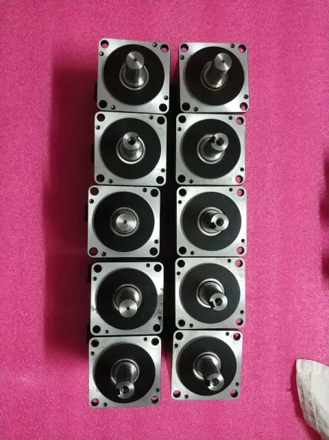 Yaskawa SGMJV-02A3A21 Motor & Drive Component product photo 7