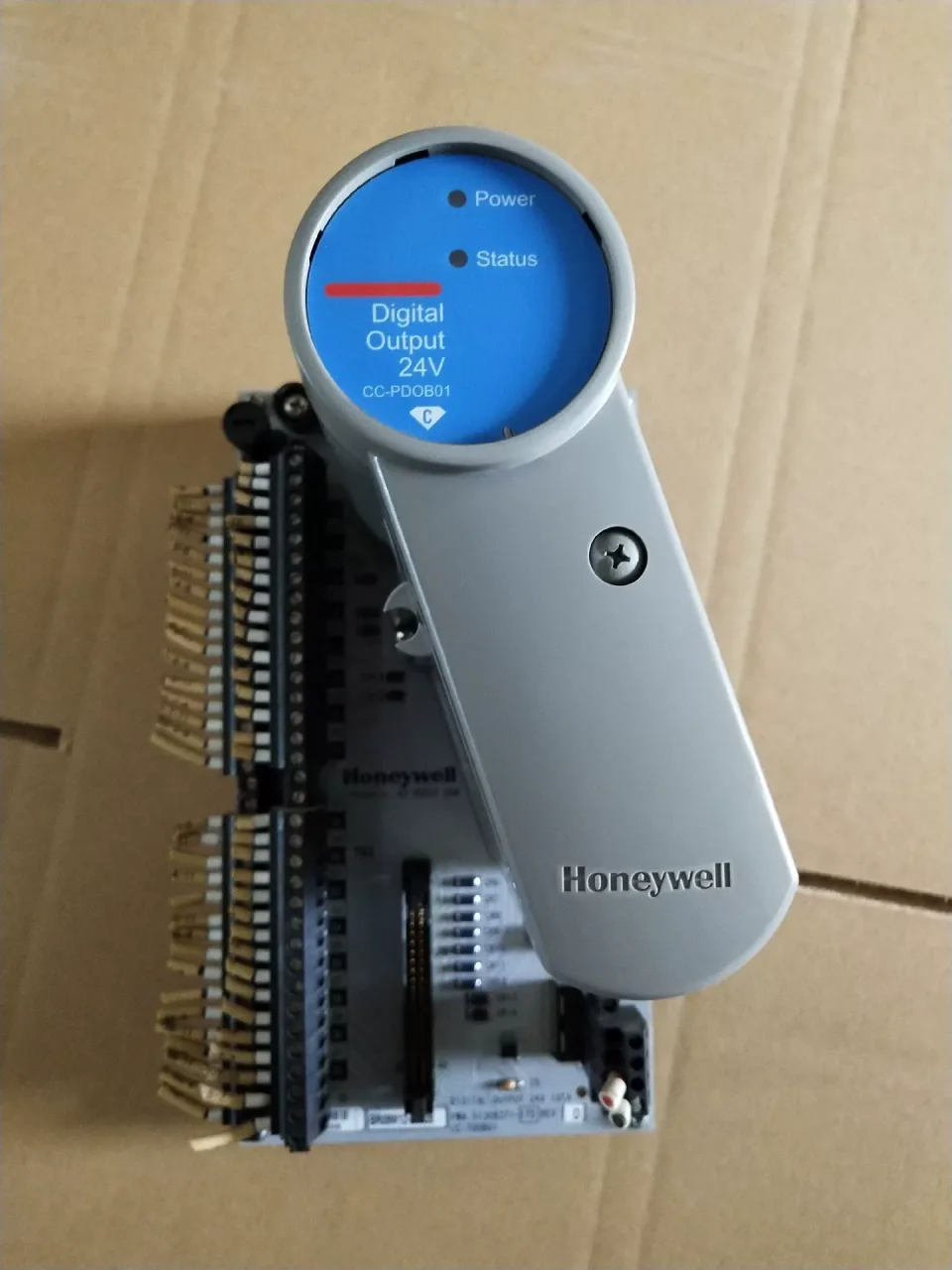 Honeywell CC-PDOB01 / 51406043-175 + CC-TDOB01 / 51308371-175 Industrial Automation Component product photo 1