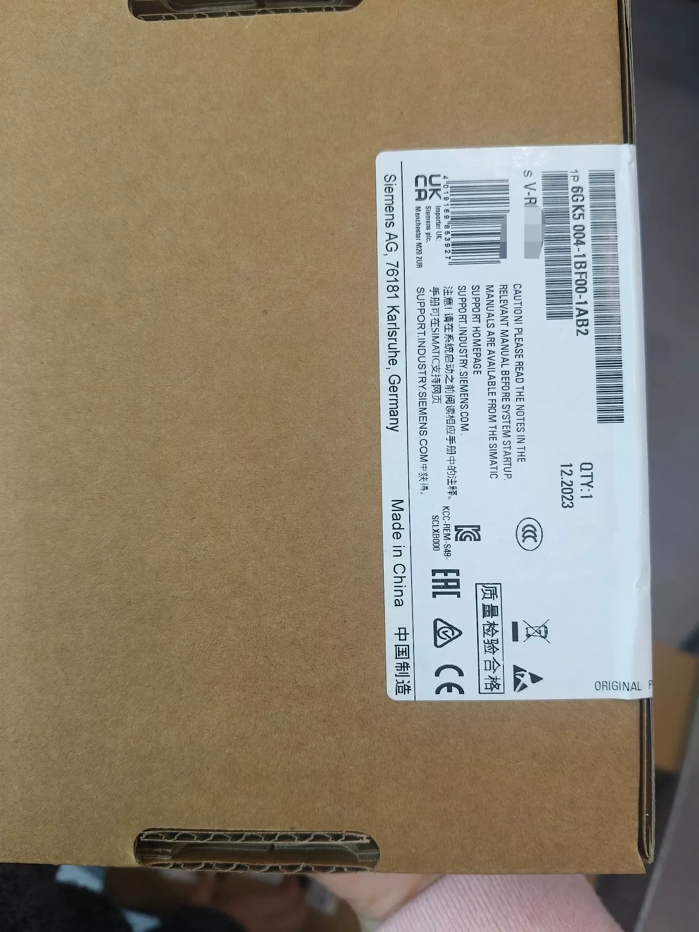Siemens 6GK5 004-1BF00-1AB2 Industrial Sensor product photo 1