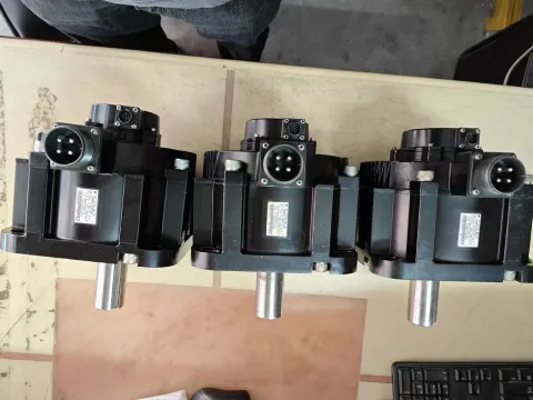 Yaskawa SGDV-200A01A002000 + SGMGV-30ADC61 Motor & Drive Component — product photo 11 of 23