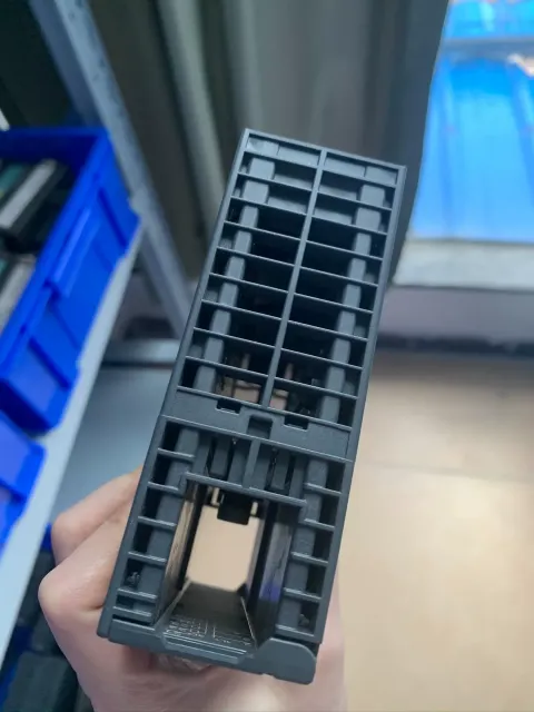 Siemens 6ES7323-1BL00-0AA0 I/O Module — product photo 17 of 20