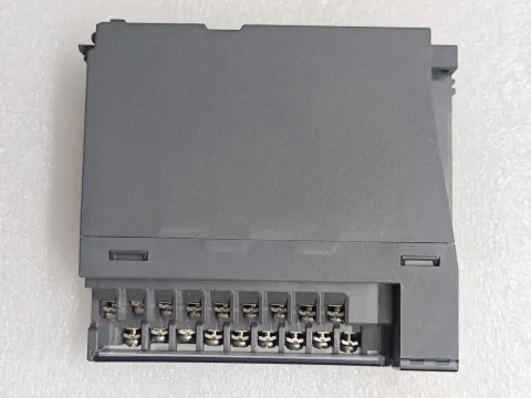 Mitsubishi Electric QY80 PLC Module — product photo 8 of 42