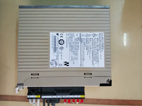 Yaskawa SGDV-R90A11B Motor & Drive Component — product photo 20 of 23