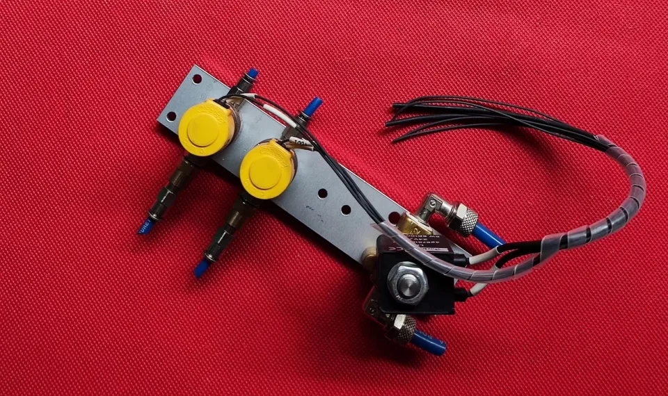 Parker M-EV-2-24-L / 496751C2 Industrial Automation Component product photo 1
