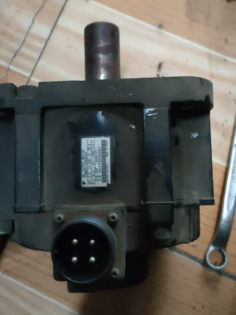 Yaskawa SGMGV-30ADC61 Motor & Drive Component — product photo 20 of 37
