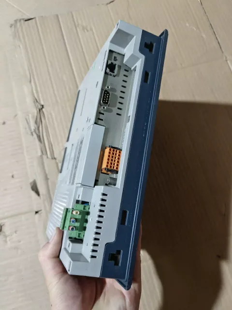 Schneider Electric / Telemecanique XBTGT5330 Industrial Automation Component product photo 4
