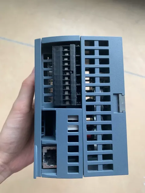Siemens 6ES7214-1HG40-0XB0 PLC Module — product photo 5 of 17