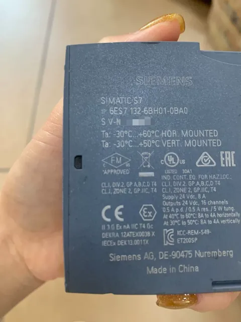 Siemens 6ES7132-6BH01-0BA0 Industrial Automation Component — product photo 4 of 6