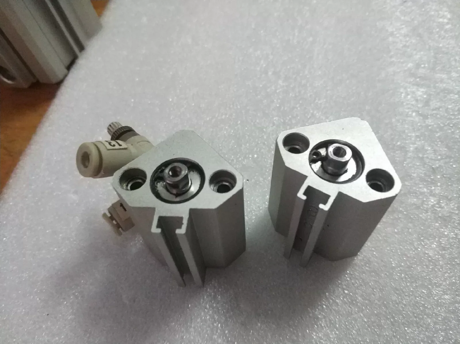 SMC CDQ2B12-10DC Industrial Automation Component product photo 1