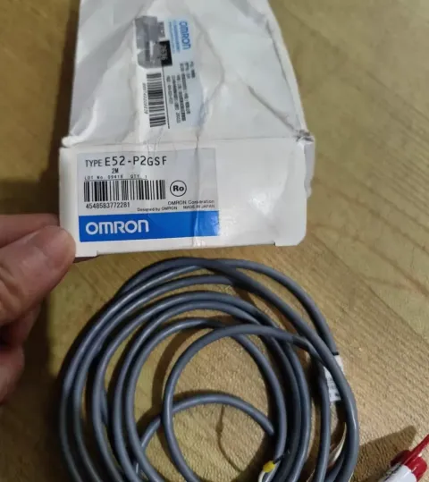 Omron E52-P2GSF 2M Industrial Sensor product photo 3