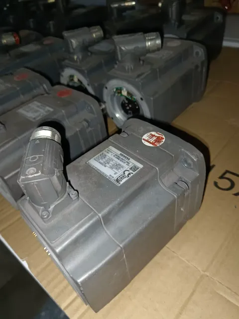 Siemens 1FK7042-2AF71-1RA0 Motor & Drive Component product photo 3