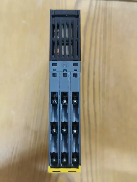 Siemens 3SK1111-1AB30 Industrial Relay — product photo 9 of 11