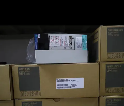 Mitsubishi Electric MR-J2S-200A-EJ220 Motor & Drive Component — product photo 2 of 8