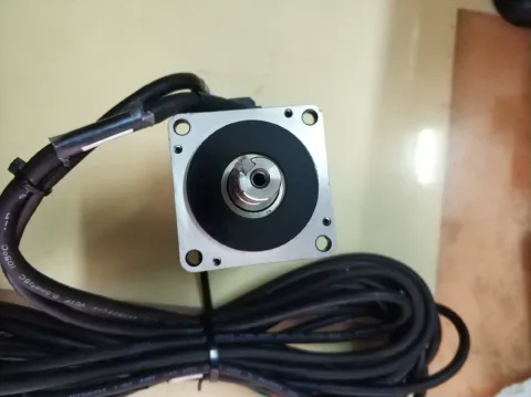 Yaskawa SGMJV-02A3A6C Motor & Drive Component — product photo 5 of 29