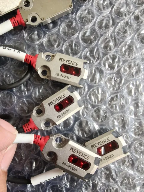 Keyence PR-FB30N1 Industrial Sensor product photo 2