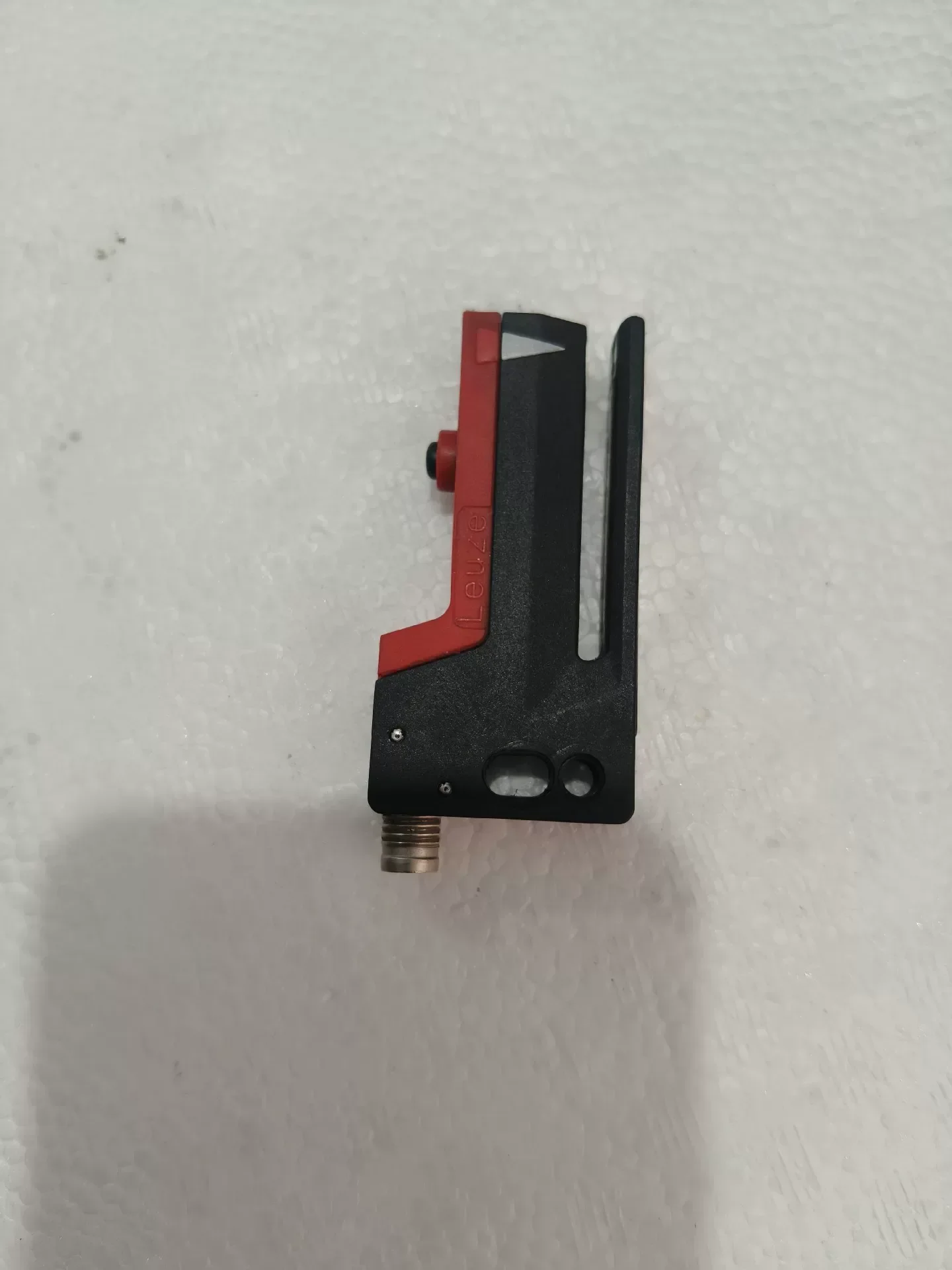 Leuze electronic GS 61/6D.2-S8 Industrial Sensor product photo 1