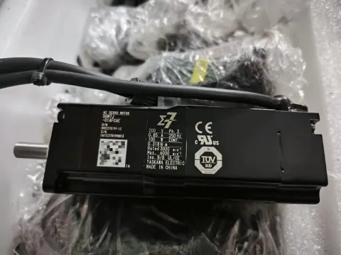 Yaskawa SGM7J-02AFC6S / SGM7J-02AFC6E / SGM7J-04AFC6S / SGM7J-01AFC6E Motor & Drive Component — product photo 9 of 10