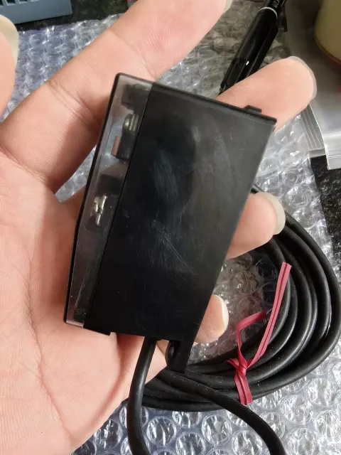 KEYENCE PG-610 Industrial Sensor — product photo 8 of 10