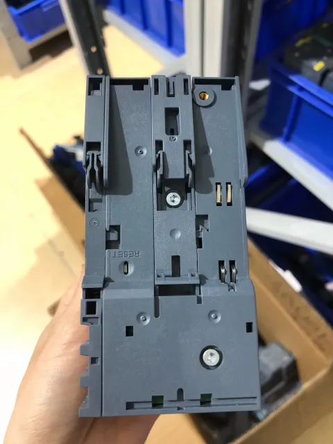 Siemens 6ES7155-6AU01-0BN0 Industrial Automation Component — product photo 4 of 12