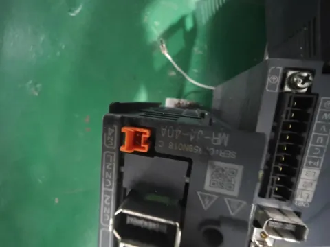 Mitsubishi Electric MR-JE-40A Motor & Drive Component — product photo 8 of 11