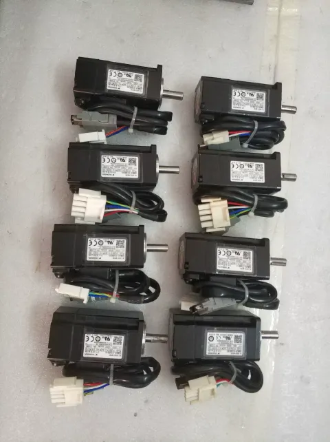 White Label SGDV-R90A01B002000 + SGMJV-01ADE6S Motor & Drive Component product photo 4