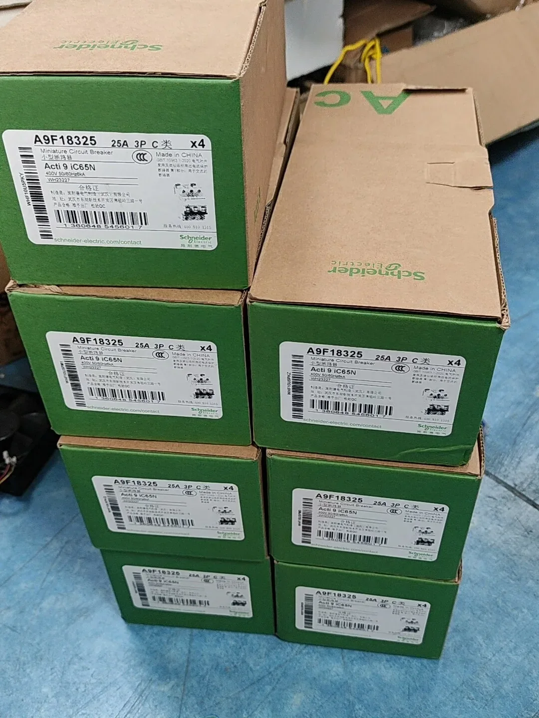 Schneider Electric A9F18325 Industrial Automation Component product photo 1